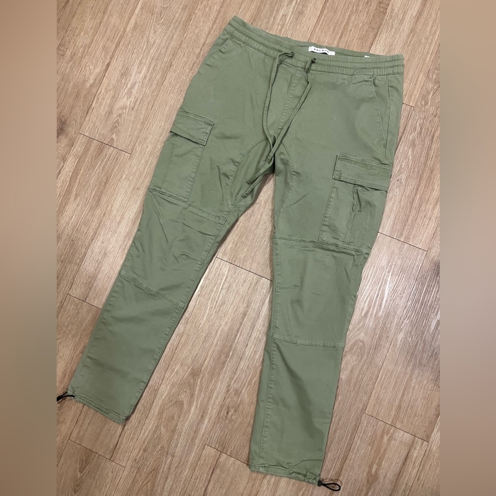 PacSun Cargo Pant (L)